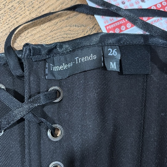 Black and red satin corset with real boning - Picture 5 of 5